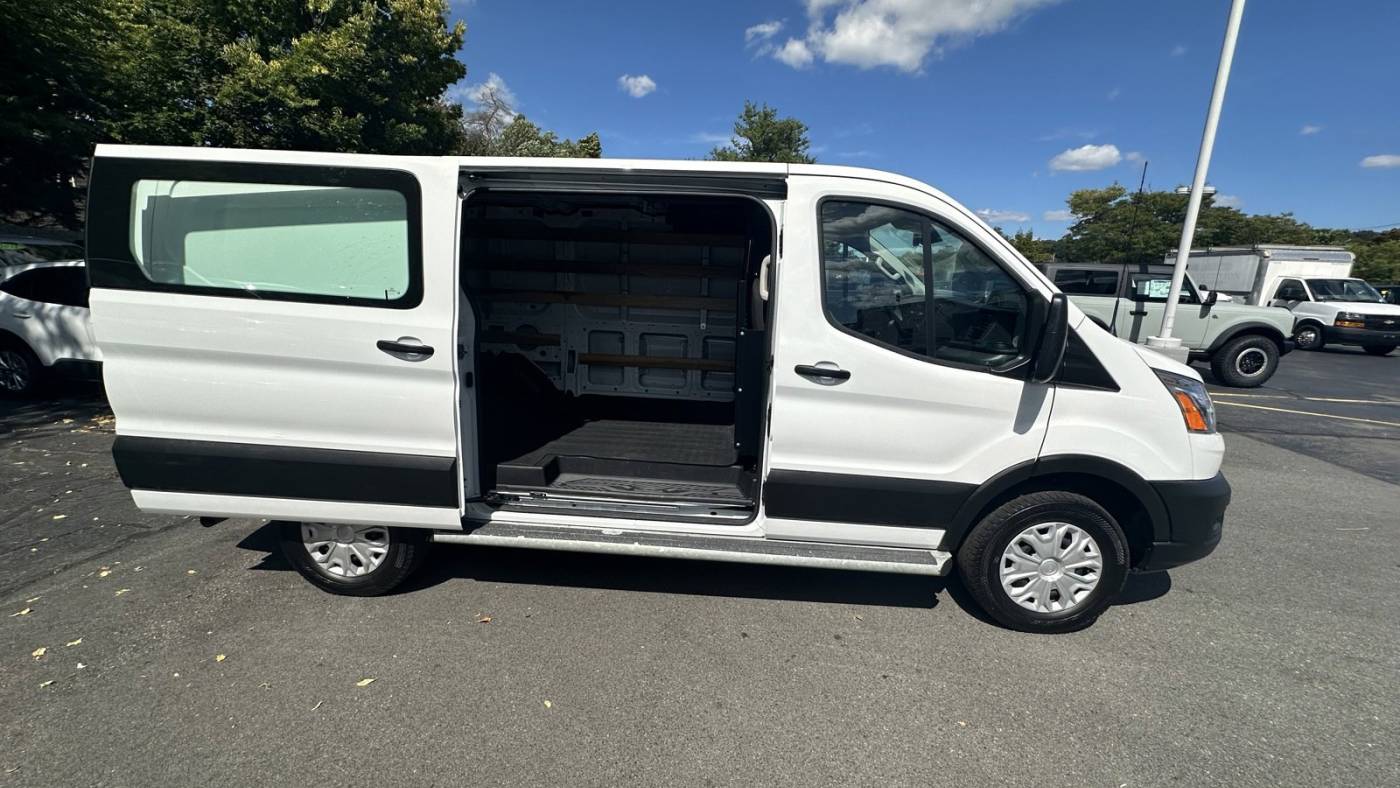 2022 ford transit 250