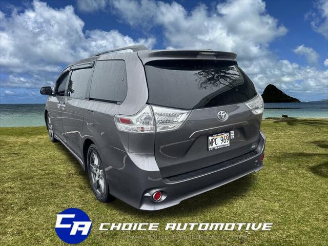 2017 toyota sienna se premium