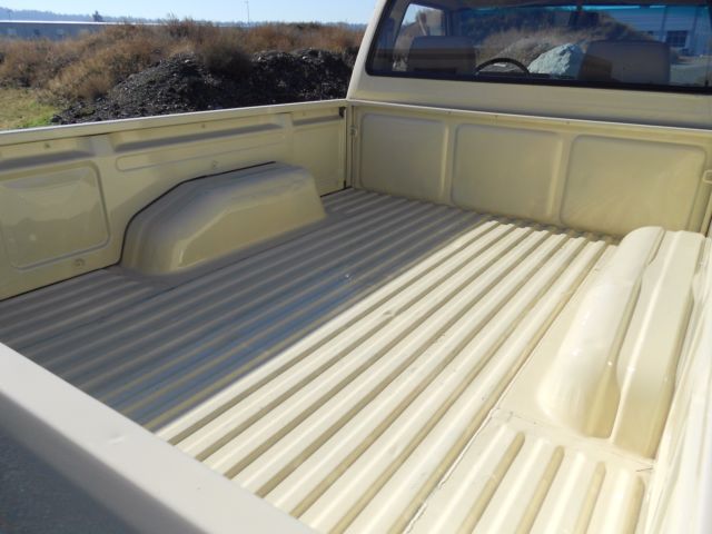 1986 toyota pickup low miles super nice