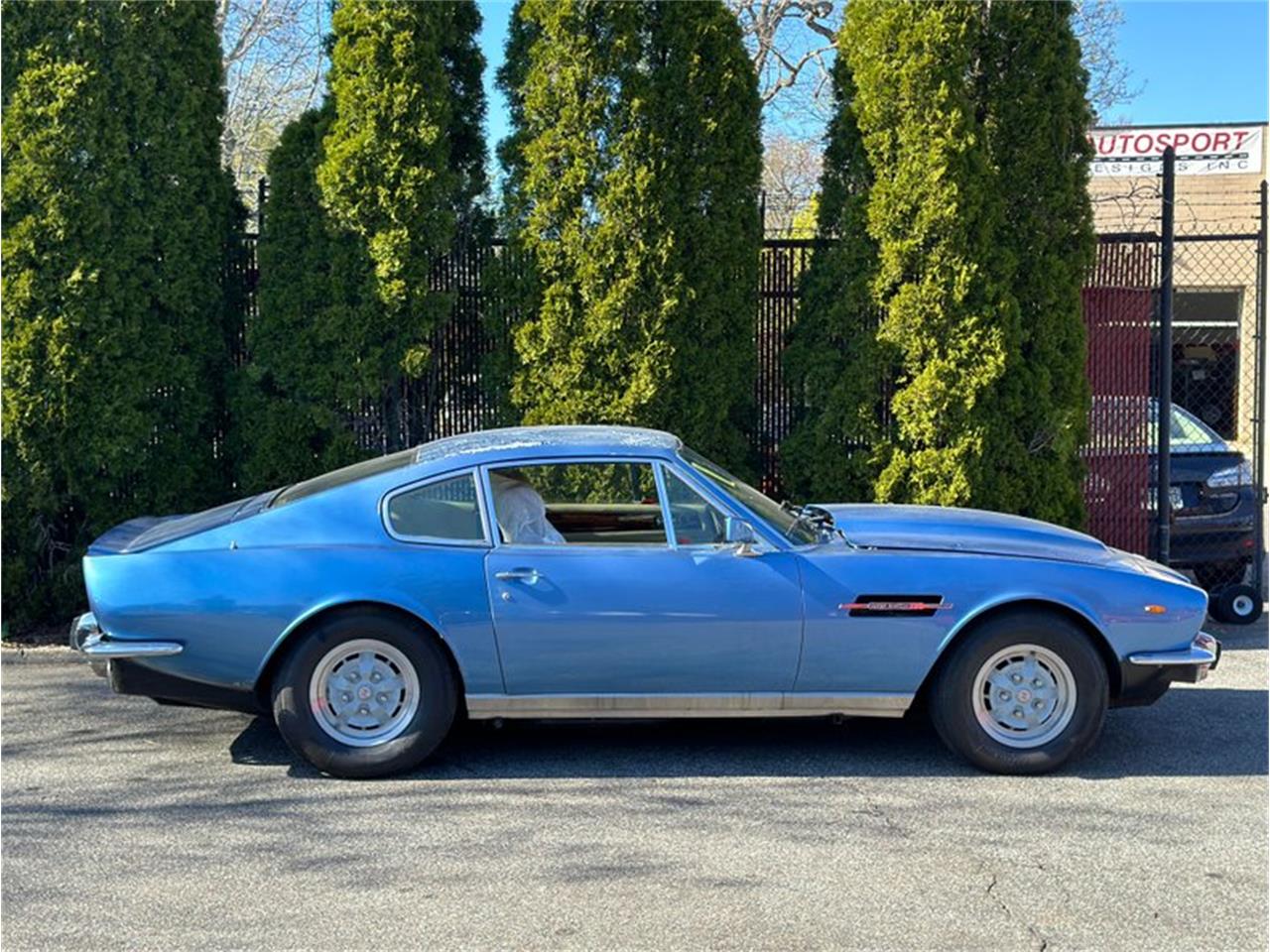 1979 aston martin v8