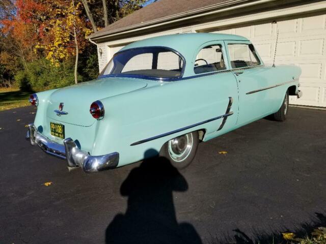 1953 ford customline 2 dr