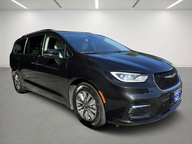 2021 chrysler pacifica hybrid touring l