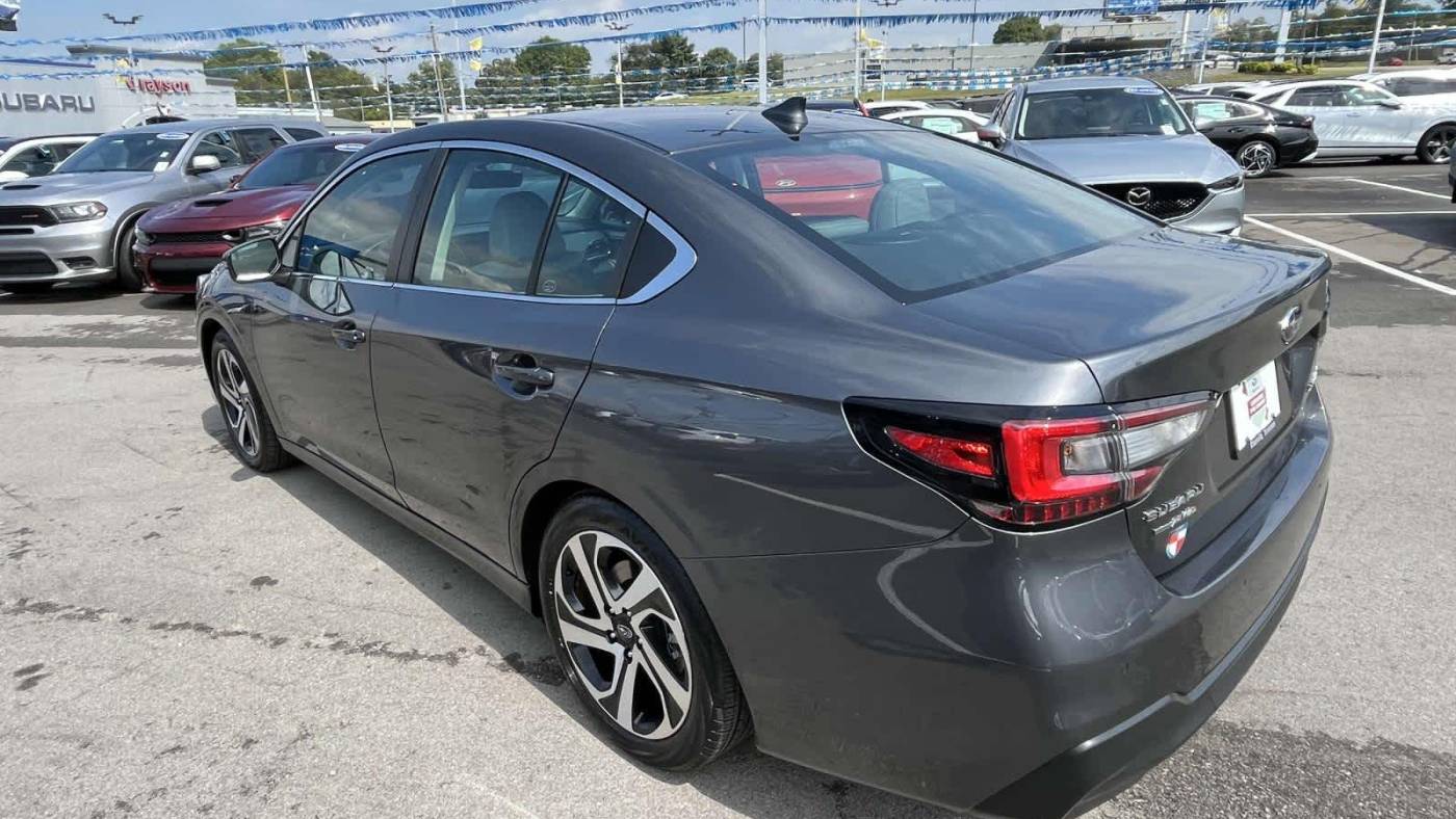 2022 subaru legacy limited