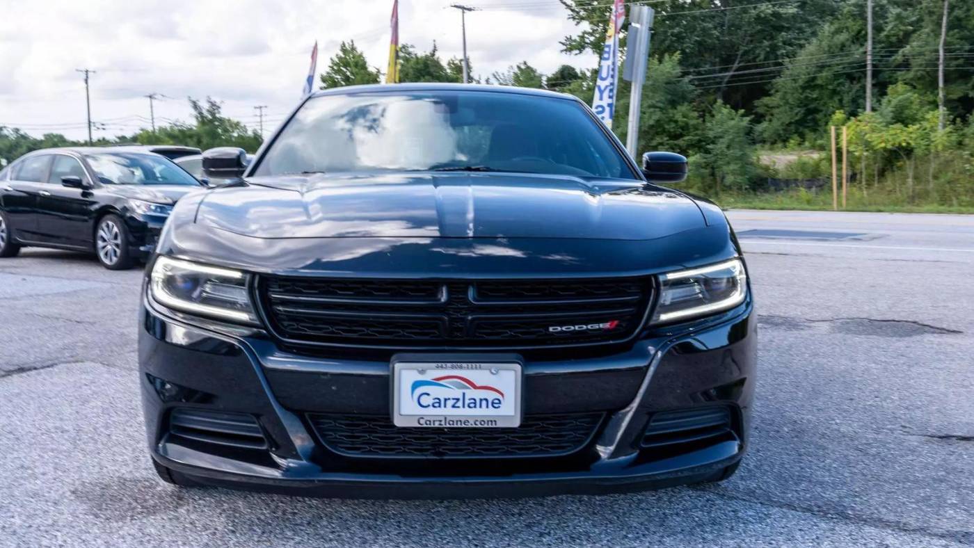 2017 dodge charger se