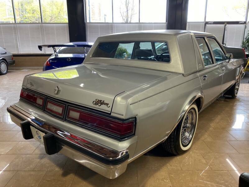 1984 chrysler fifth avenue base 4dr sedan automatic 3-speed rwd v8 5.2l gasoline