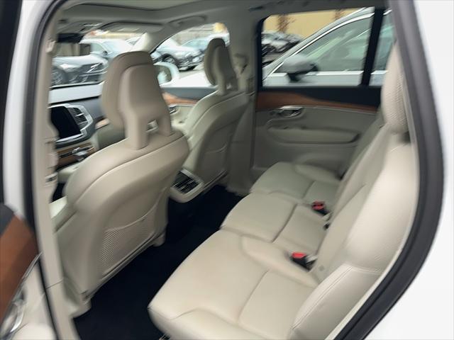 2022 volvo xc90 t6 momentum