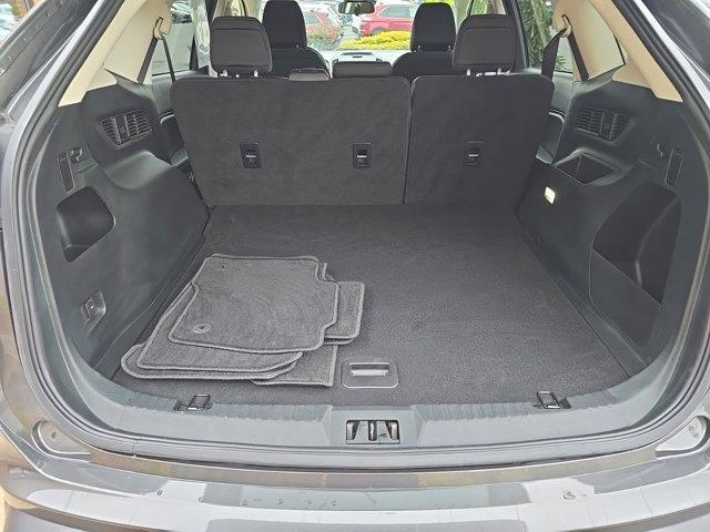 2020 ford edge se
