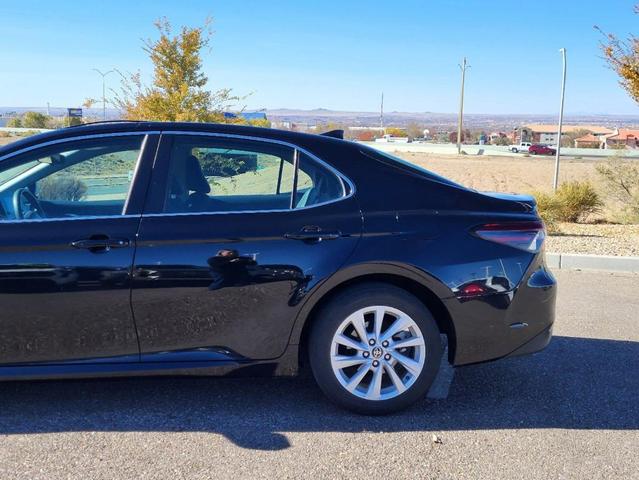 2023 toyota camry le