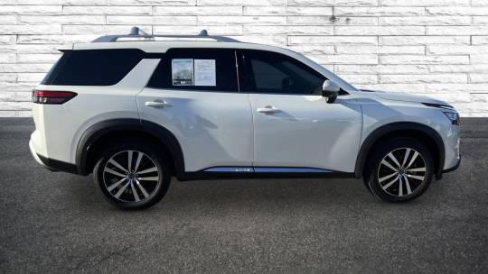2023 Nissan Pathfinder platinum