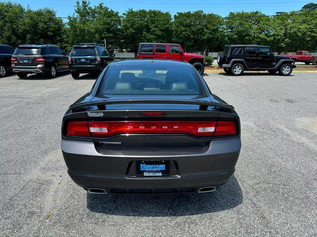 2013 dodge charger sxt