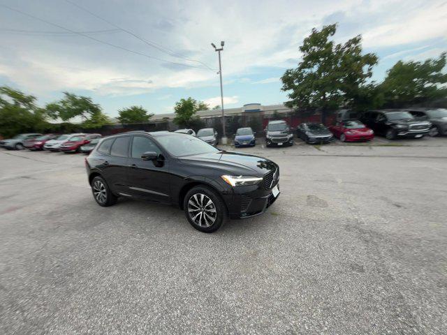 2023 volvo xc60 b5 plus dark theme