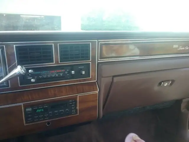 1989 lincoln towncar base