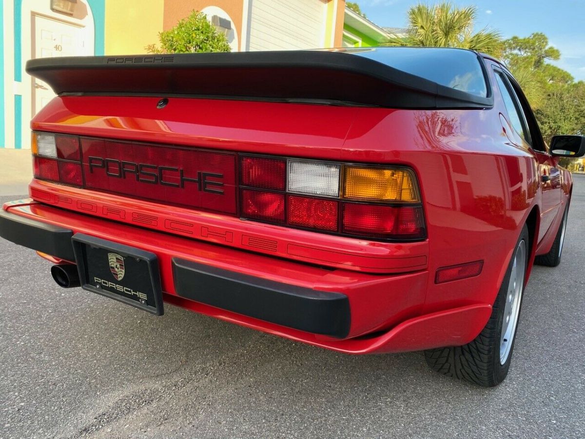 19,000 miles 944s2 nice! all books, tools, keys