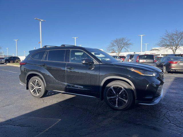 2022 toyota highlander xse