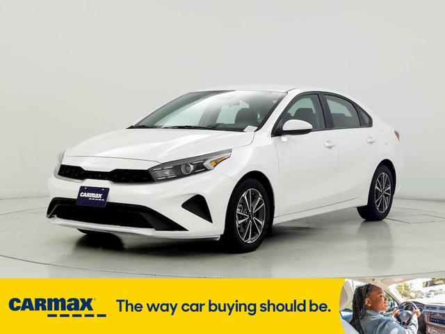 2022 kia forte lxs