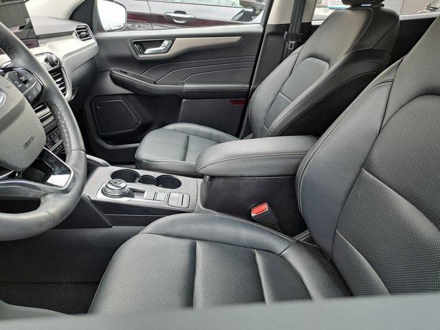 2022 ford escape sel