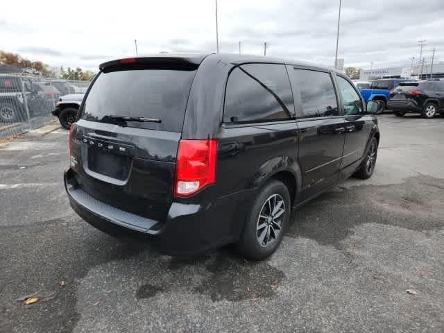 2017 dodge grand caravan se