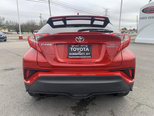 2022 toyota c-hr xle
