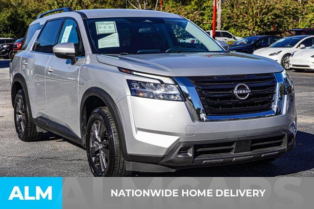 2022 nissan pathfinder sv