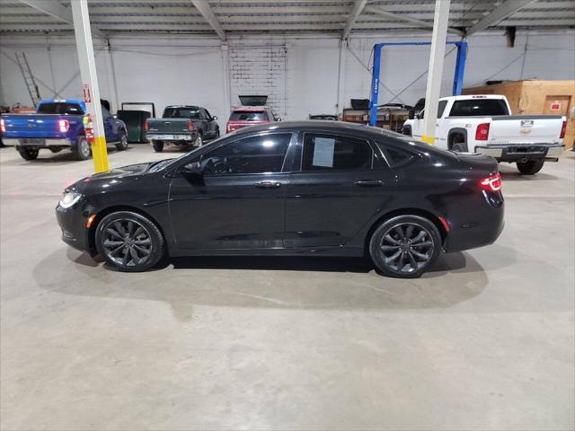 2015 chrysler 200 s