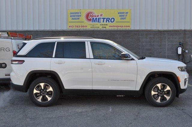 2024 jeep grand cherokee 4xe base