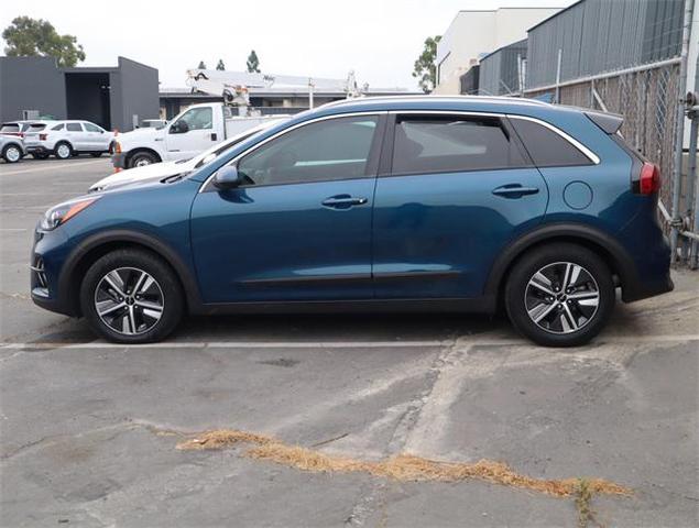 2022 kia niro lxs