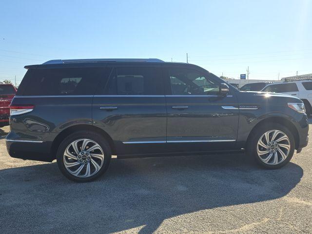 2022 lincoln navigator reserve