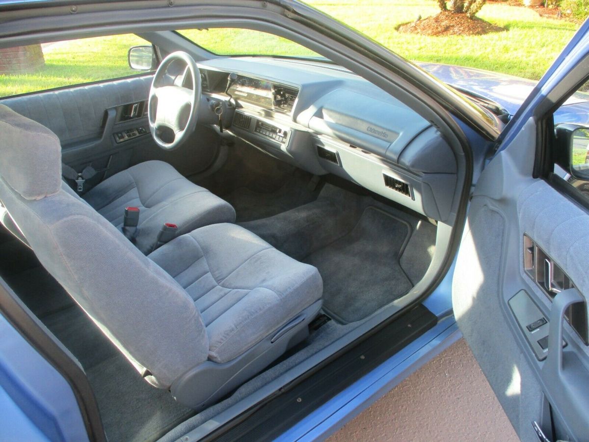 1994 oldsmobile cutlass supreame like new inside and out 49,313 actual miles