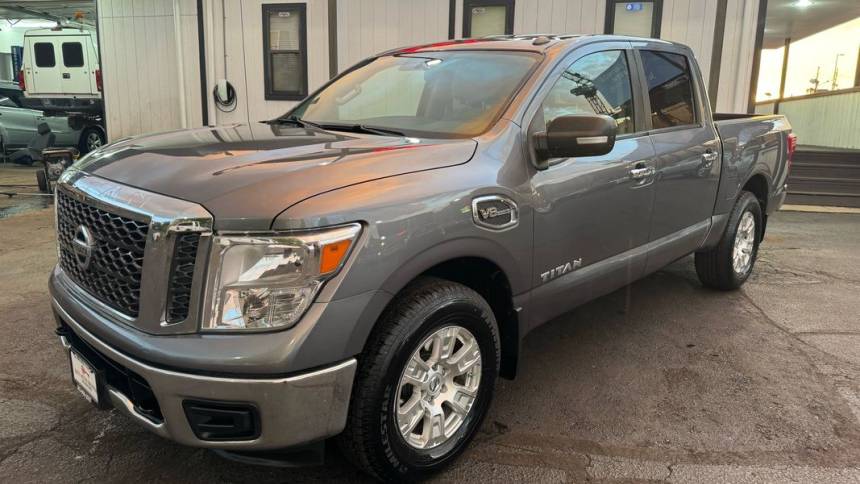 2017 nissan titan sv