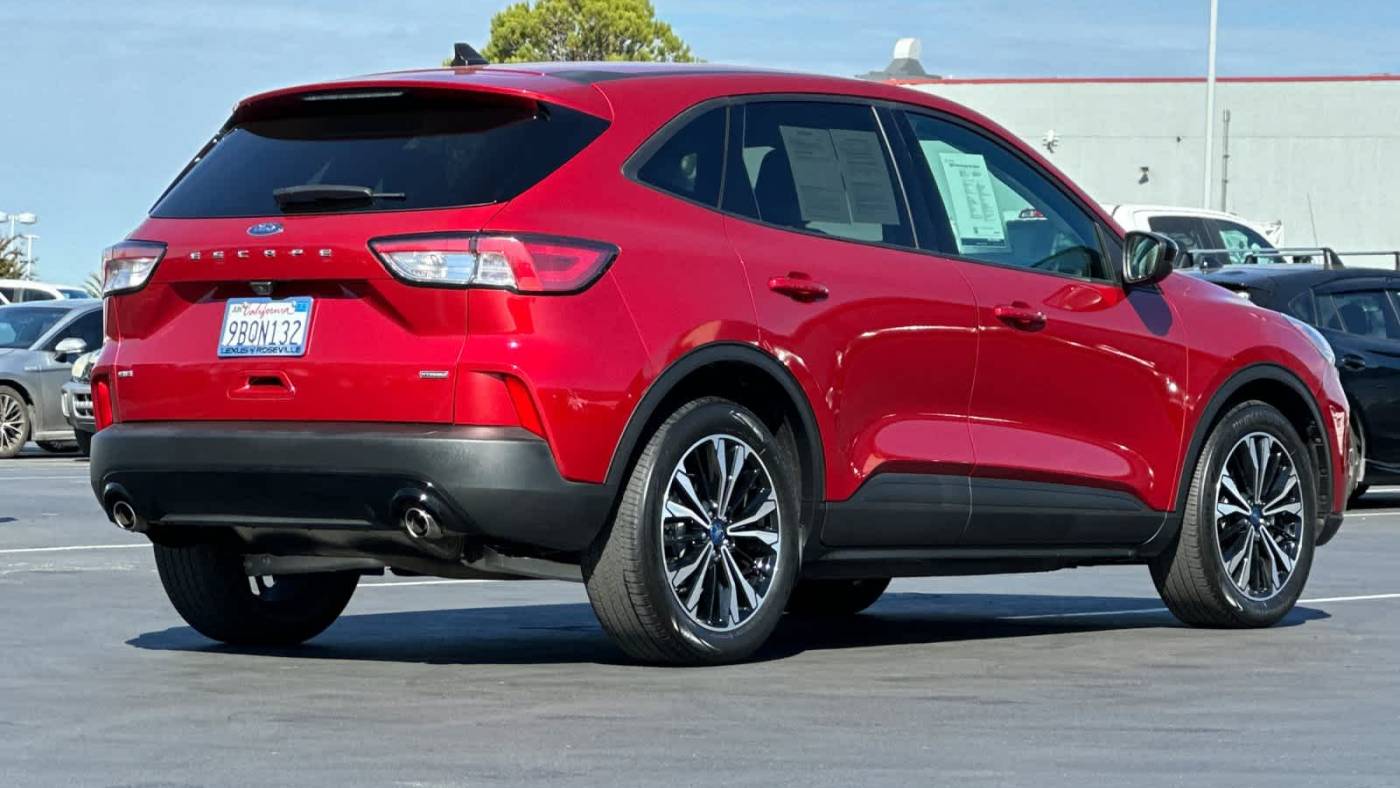 2022 ford escape hybrid se