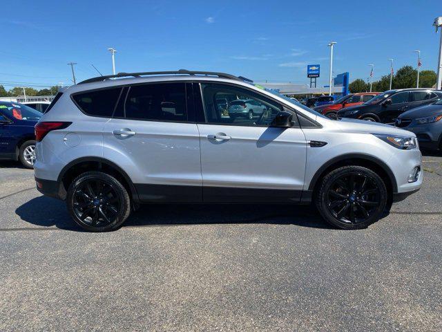 2019 ford escape se