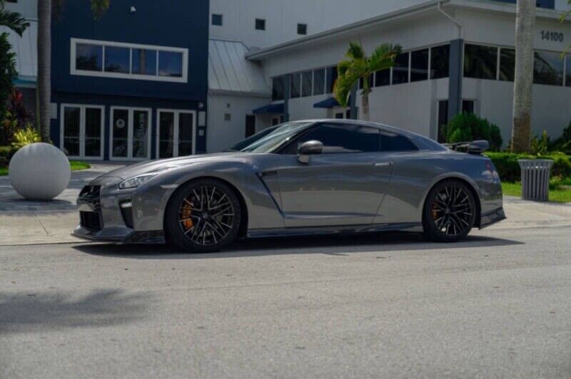 2017 nissan gt-r premium