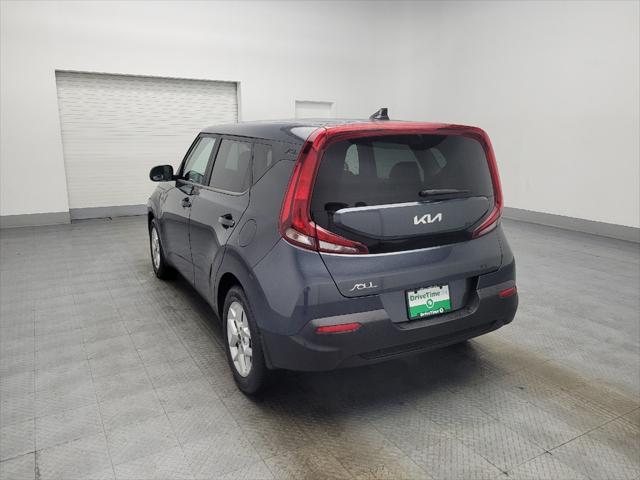 2022 kia soul lx