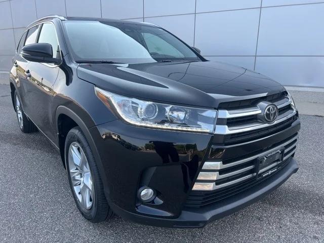 2017 toyota highlander limited