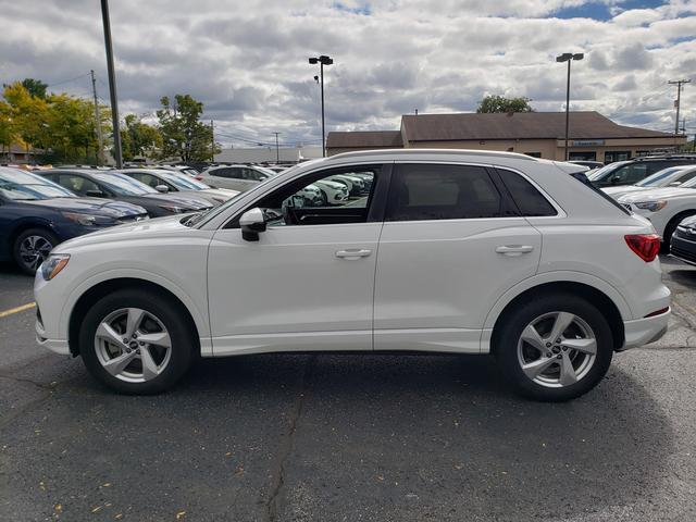 2022 audi q3 40 premium