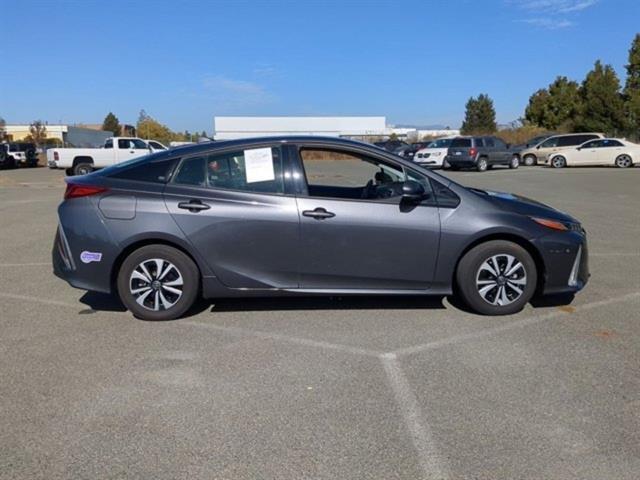 2018 toyota prius prime plus