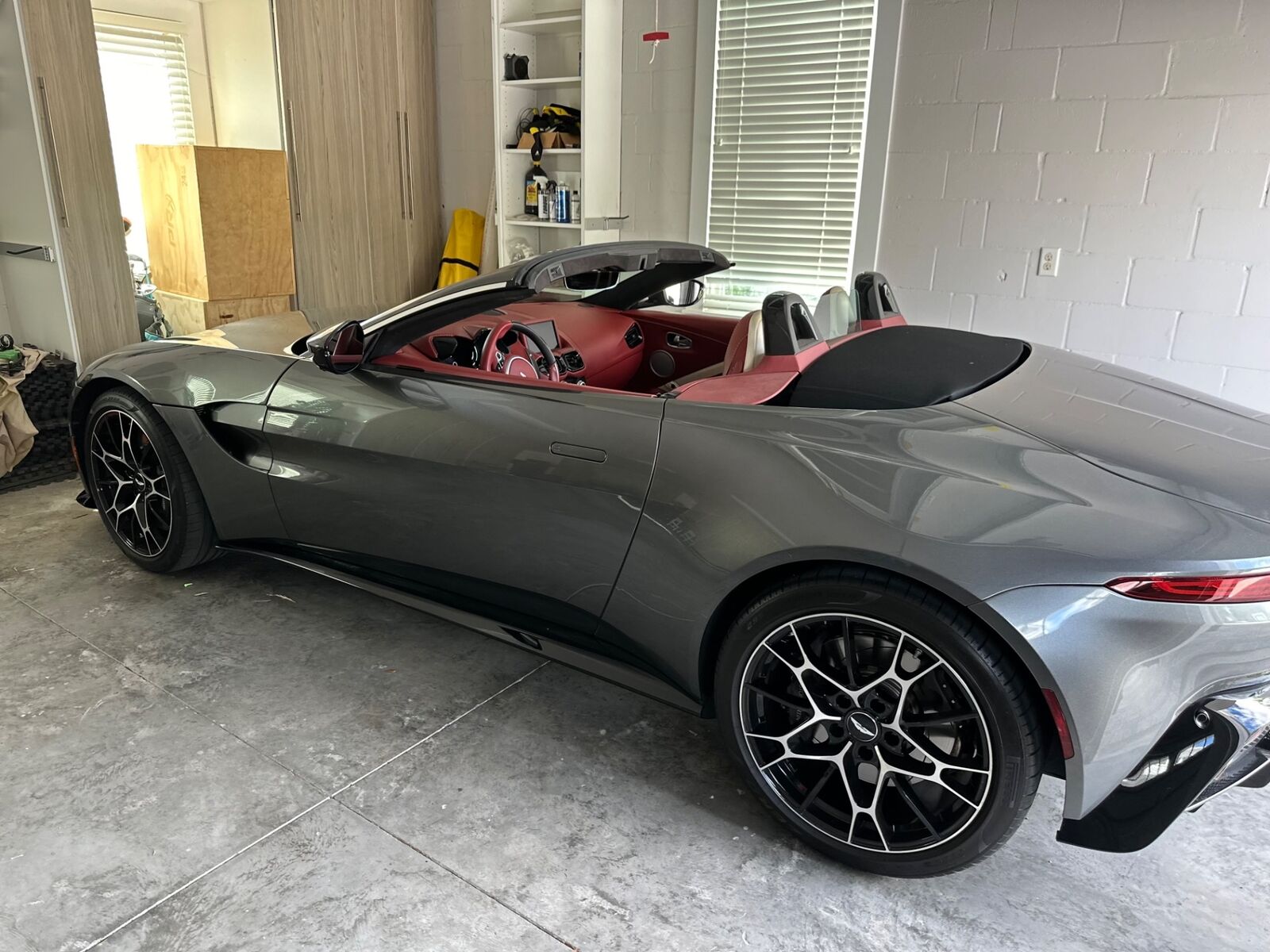 2021 aston martin vantage
