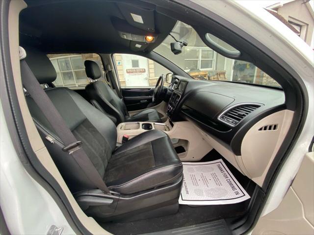 2014 dodge grand caravan sxt