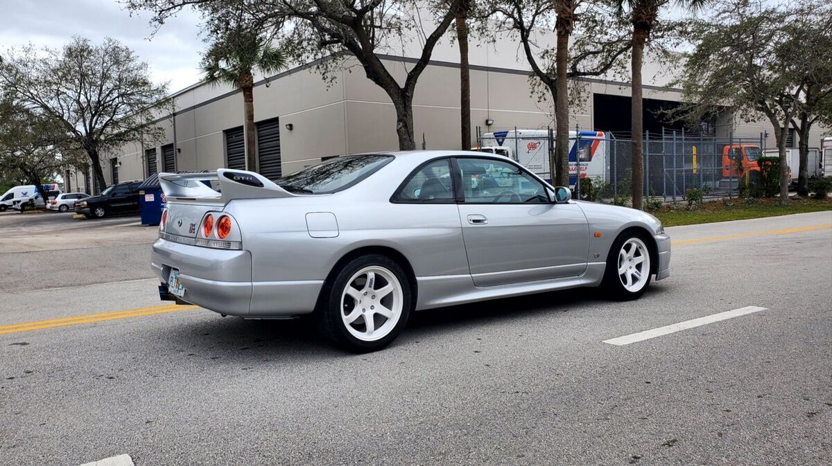 nissan skyline gtr r33 vspec jdm rhd 1996 s2 awd rb26dett