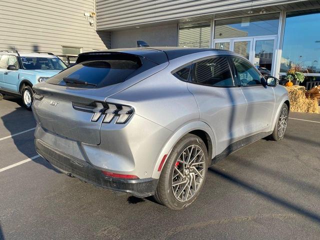 2021 ford mustang mach-e gt