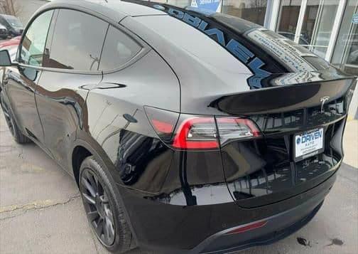 2021 tesla model y standard range rwd in waukegan, illinois