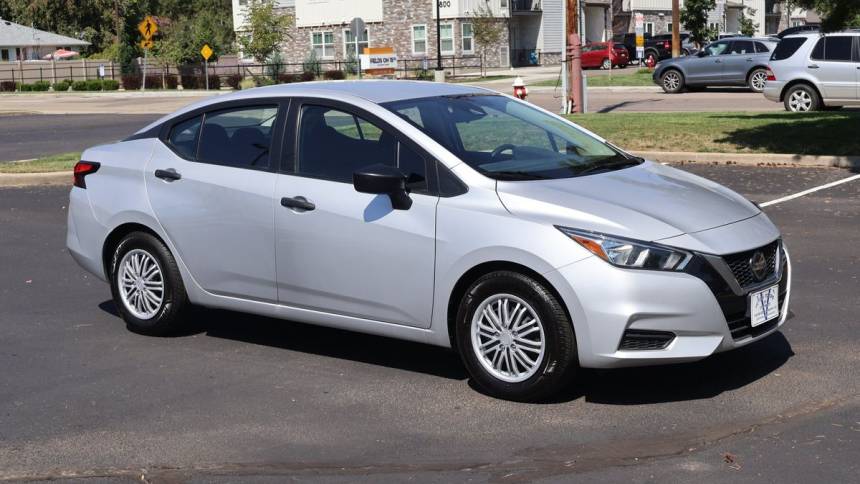 2022 nissan versa s