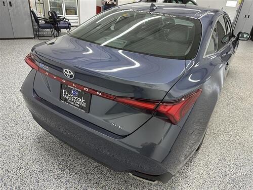 2022 toyota avalon xle