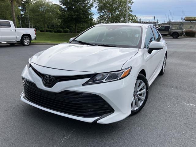 2019 toyota camry le