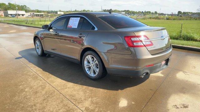 2016 ford taurus se