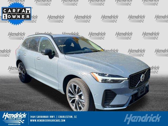 2024 volvo xc60 b5 plus dark theme