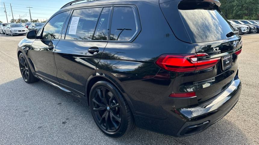 2022 bmw x7 m50i