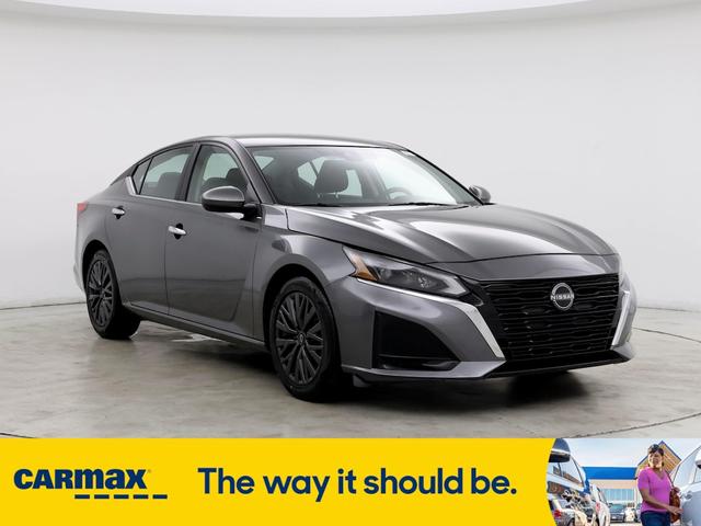 2023 nissan altima sv