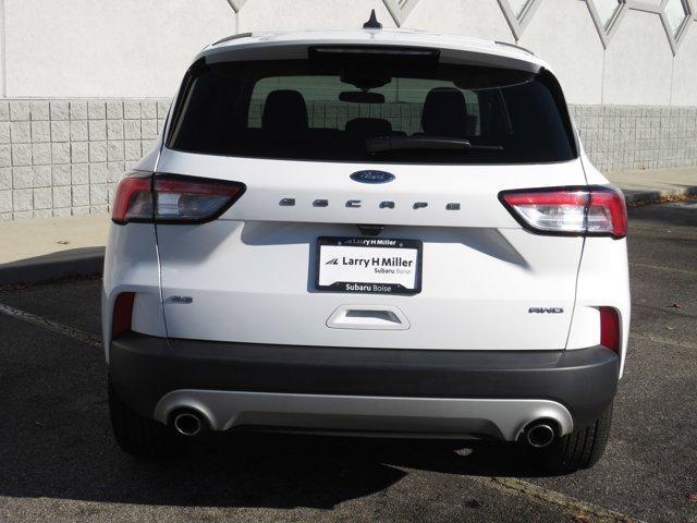 2022 ford escape se