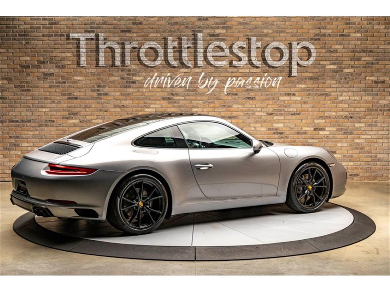 2018 porsche 911 carrera